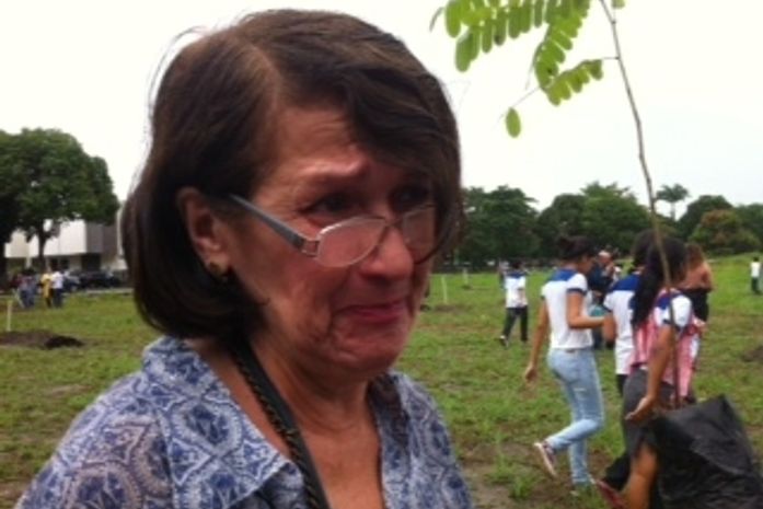 Mãe da estudante Geovanna Tenório
