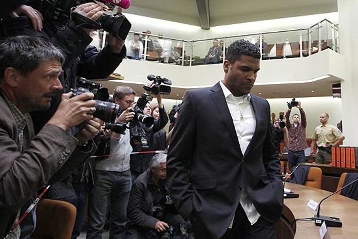 Indiciado por incendiar a própria casa, Breno começa ser julgado