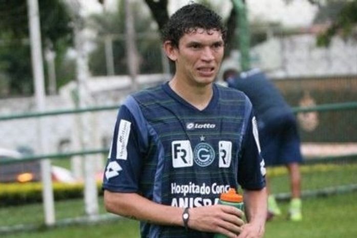 Ex-ASA pode ser titular e quer pagar "dívida" com torcida