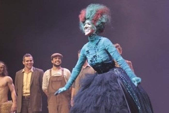 Incidente em peça não tira o bom humor de Maria Clara Gueiros