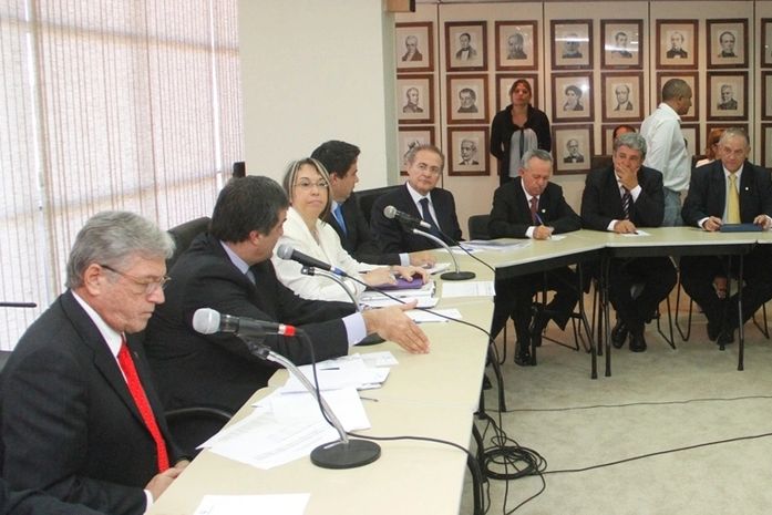 Senador informou ao ministro da Justiça que momento é de mobilização do governo e da sociedade