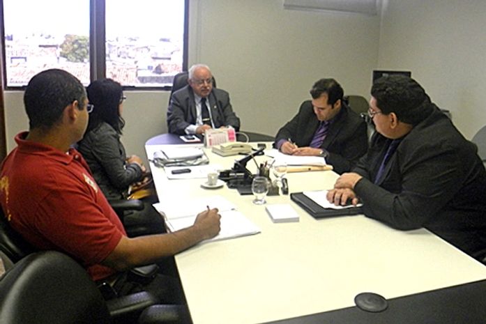 Diretora do IC e perito da Força Nacional participaram da reunião