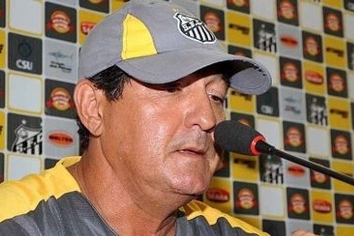 Muricy discorda de Luis Álvaro, nega complô e defende Mano sobre ausência de corintianos