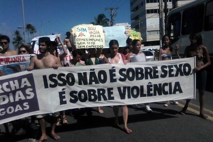 Protesto: Orla de Maceió recebe a "Marcha das Vadias"