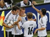 Alemanha bate Dinamarca, avança em 1° e pega Grécia