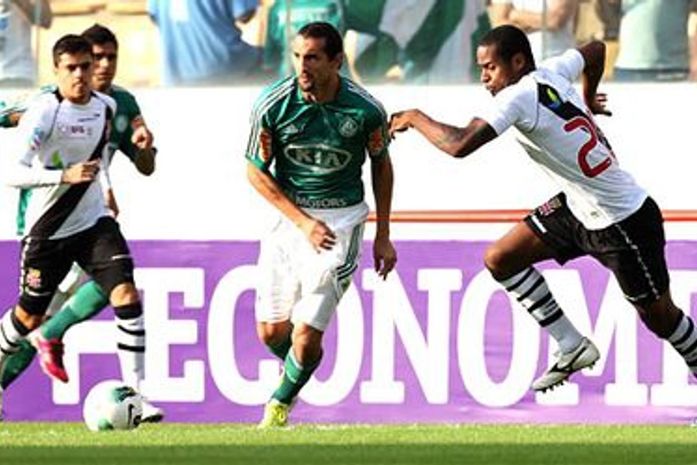 Palmeiras sai na frente, mas Vasco consegue o empate com Juninho Pernambucano