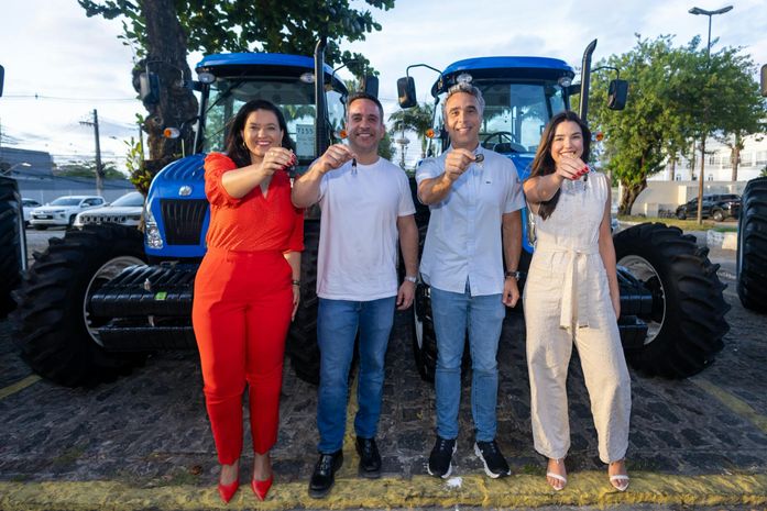 Paulo Dantas entrega tratores para atender 1,6 mil agricultores familiares em quatro municípios