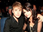 Justin Bieber: 'Meu primeiro beijo em Selena foi o melhor da minha vida'