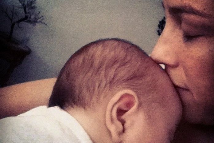 Luana Piovani dedica o domingo ao filho e posta foto fofa no Twitter