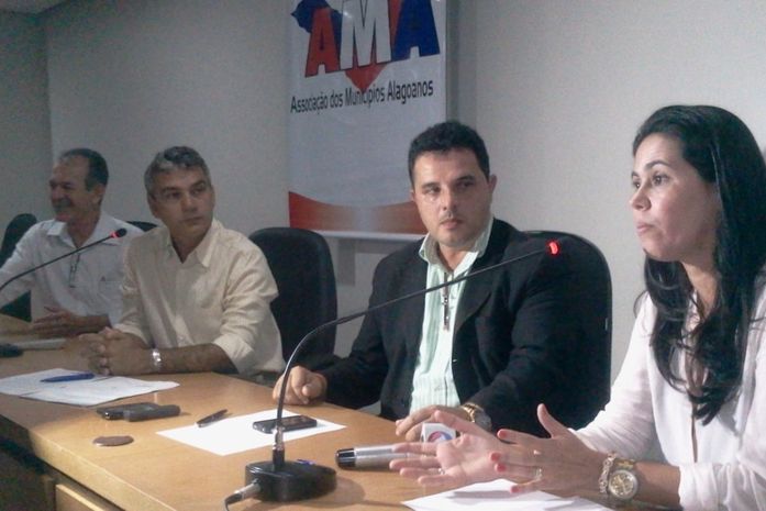 Prefeitos 'lavam as mãos' e culpam Governo Federal por burocracia