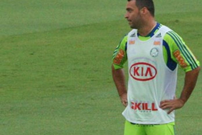 Daniel Carvalho é assaltado, mas não pede dispensa e treina nesta quarta