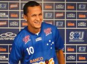 Souza quer Cruzeiro "com os pés no chão" antes de sequência difícil