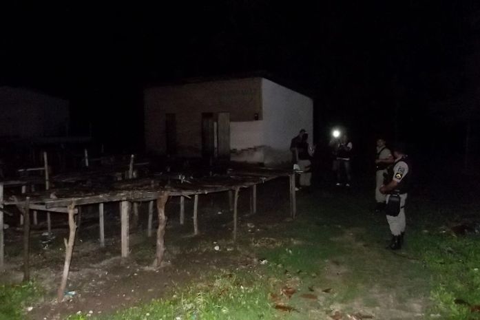 Corpo de jovem é encontrado com marcas de tiros