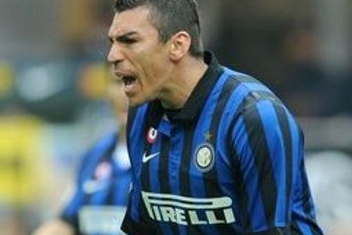 Juvenal promete reforçar a defesa tricolor e sonha com Lúcio