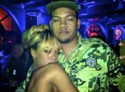 Irmão conta que Rihanna acredita em extraterrestres desde criança