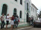 Muita movimentação no primeiro dia de greve dos médicos legistas