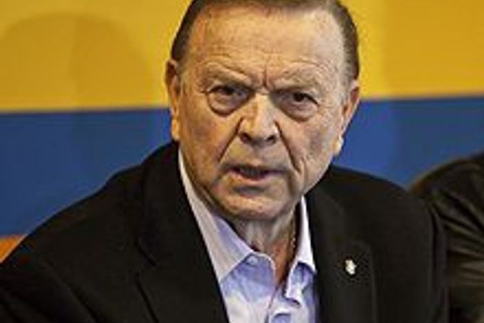 Não garanto minha mulher, vou garantir técnico?, diz Marin sobre Mano