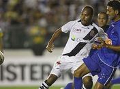 Com golaços, Cruzeiro quebra invencibilidade do Vasco e assume liderança