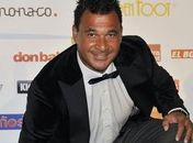 Gullit diz que se escondeu atrás de lixo para provar traição de ex-mulher