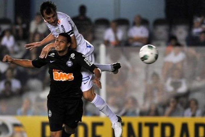 Defesa falha, e Santos só empata com o Coritiba no 1º jogo após queda na Libertadores