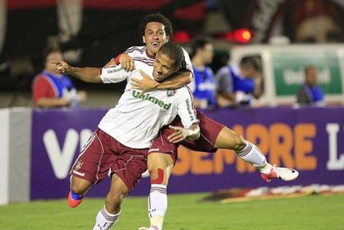 Fluminense faz virada relâmpago, bate o Atlético-GO fora e encosta nos líderes