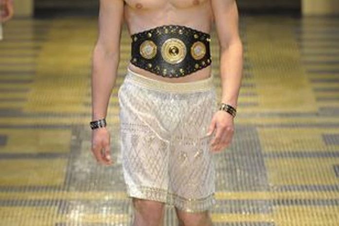 Semana de Moda de Milão começa com Versace e Dolce & Gabbana