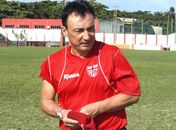 Treinador Roberto Fonseca