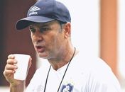 Ex-técnico do CRB:: 'Alguém estava me perseguindo dentro do clube'