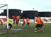 Treino do CRB no campo pesado da Pajuçara.