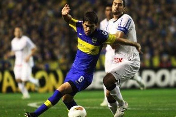 Corinthians segura pressão em "caldeirão" e arranca empate do Boca