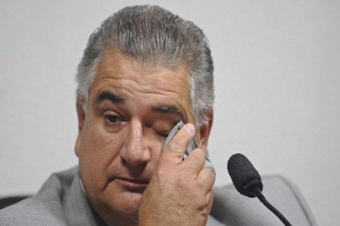 Ex-chefe de gabinete de Agnelo chora ao depor na CPI