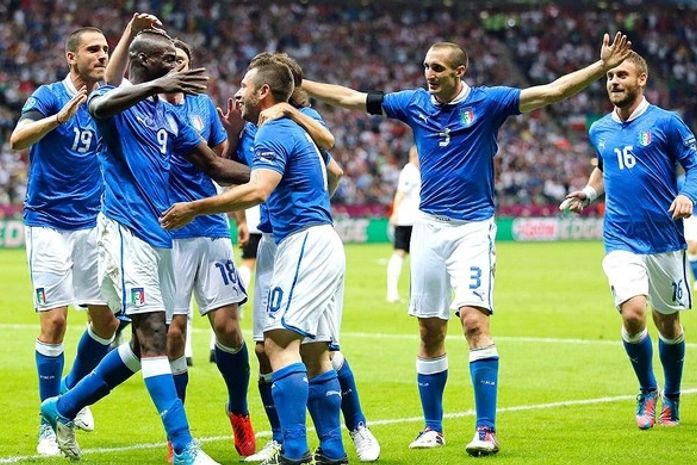 Balotelli decide e coloca Itália na final da Euro e na Copa das Confederações