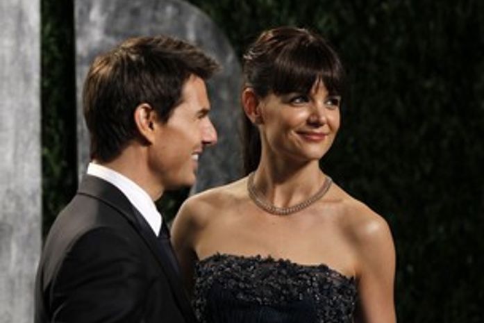 Educação de Suri foi razão do divórcio entre Katie e Tom Cruise, diz site