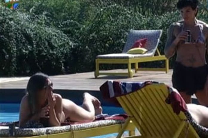 Nicole se confunde com as palavras: “Mulher não precisa engolir saco”