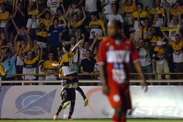 Criciúma 2 x 0 CRB.