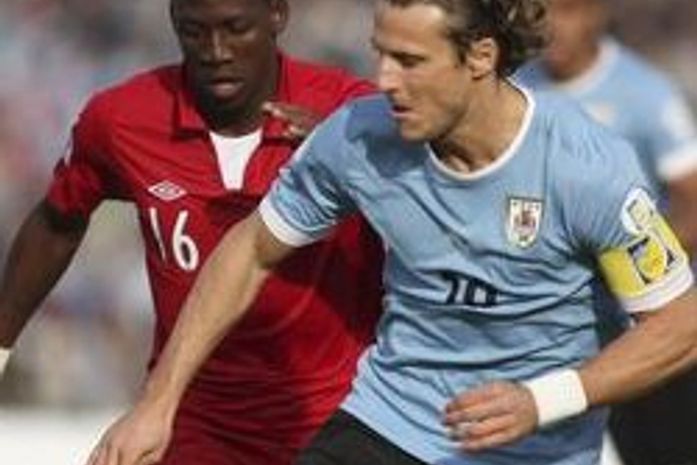 Jornal uruguaio diz que Diego Forlán vai assinar com Inter-RS