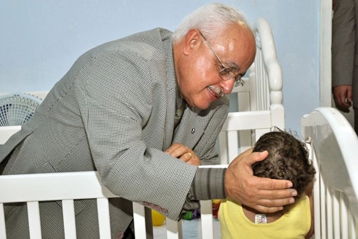Corregedor durante visita a abrigos do Estado 