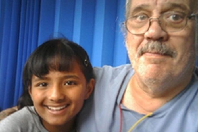 Menina consegue ressuscitar o pai após infarto na Grã-Bretanha