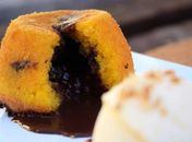 Bolo de cenoura deixa petit gateau ainda mais gostoso