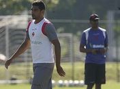 Dinamite admite proposta pelo meia Diego Souza