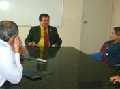 Delegado-geral, Paulo Cerqueira, reunido com representantes 
 do Banco do Brasil  e delegada Maria Angelita