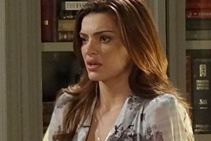 Elisa fica irritada ao descobrir que Rodrigo e Miriam dormirão juntos