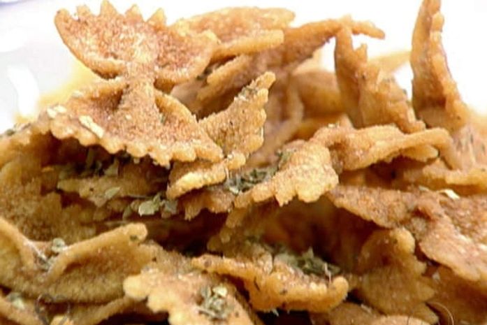 Torresmo de Macarrão - Um petisco salgadinho e delicioso