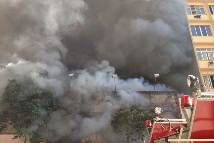 Fogo consome loja na Nossa Senhora de Copacabana