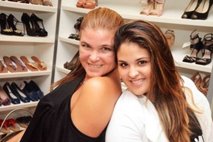 Grávida, filha da atriz Cristiana Oliveira defende a mãe no Twitter
