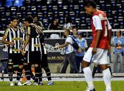 Com Seedorf na torcida, Botafogo atropela Bahia e se reabilita