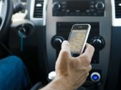 Ibope: 59% dos jovens dirigem teclando celular