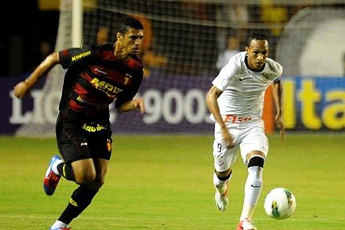 Júlio César falha e reservas do Corinthias cedem empate ao Sport