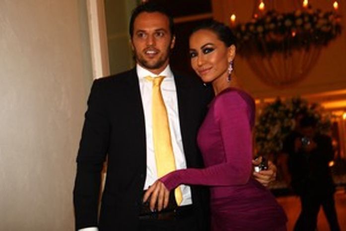 Após fim do namoro, Sabrina chora em programa: 'Não quero explicar'