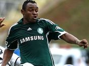 Obina já se despede de clube na China e ganha festa no adeus